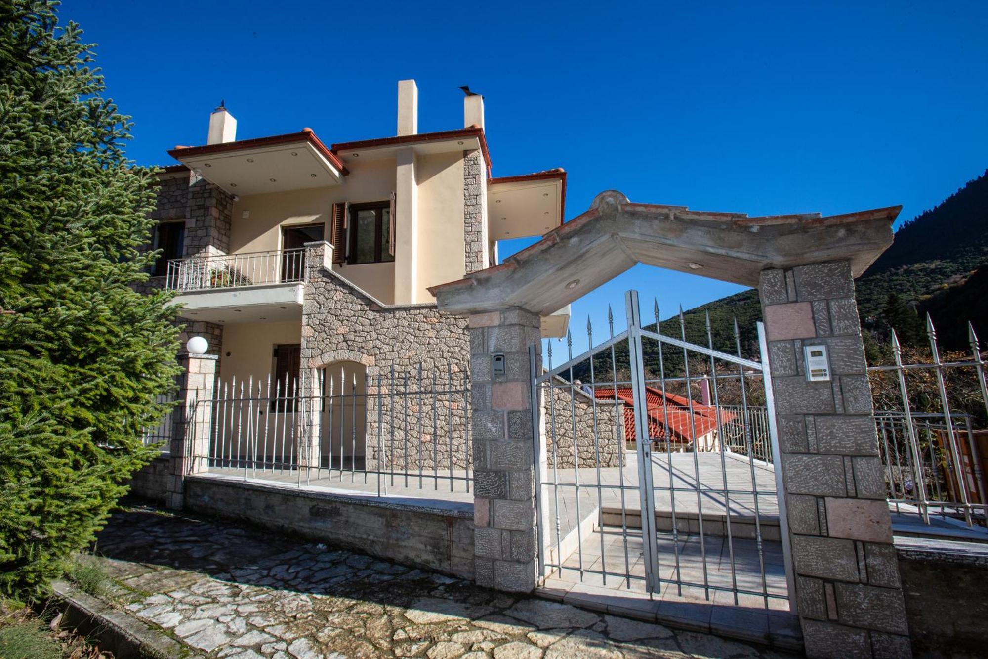 Villa Gravia's *